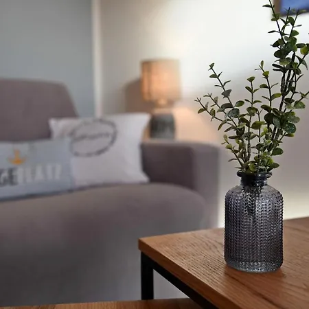 Waldstrasse 32 Noah Daire *